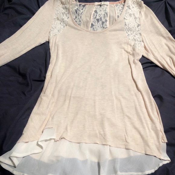Rewind Tops - Medium Peplum Lace Women’s Top